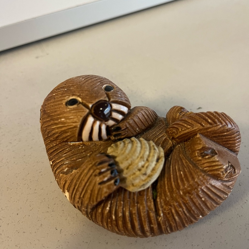 Vintage Artensenia Rinconada Sea Otter w Shell White Whiskers Textured Signed